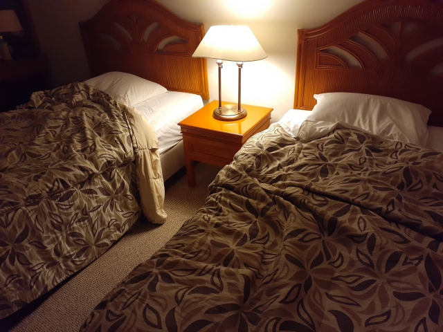 ビジネスホテルのベッド